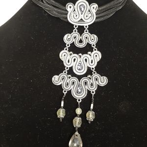 Are of fashion necklace